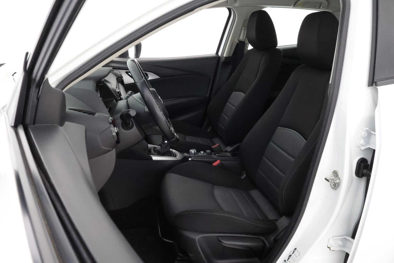 Mazda CX-3 2017 2,0 (120 hv) SKYACTIV-G Premium 6MT EL2 * Suomiauto / Lohko & Sisäpistoke / Vakkari / KeyLess - 2x Renkaat / Kattotelineet mukaan / Juuri tullut Tampereelle!