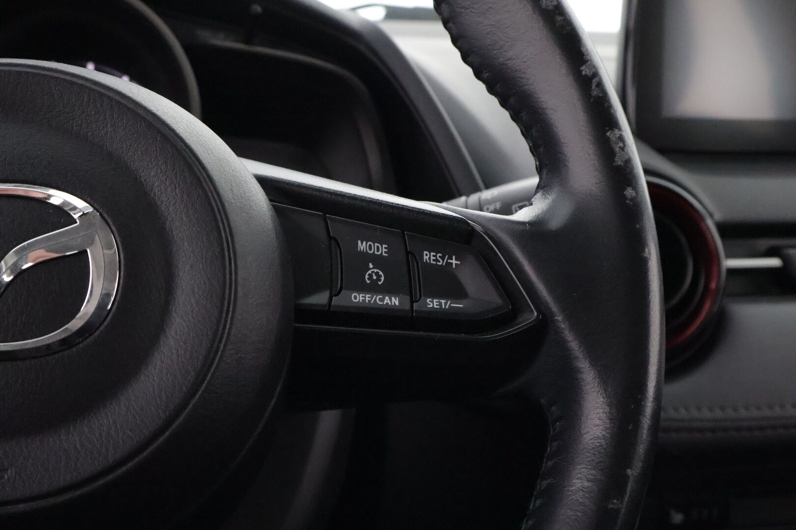 Mazda CX-3 2017 2,0 (120 hv) SKYACTIV-G Premium 6MT EL2 * Suomiauto / Lohko & Sisäpistoke / Vakkari / KeyLess - 2x Renkaat / Kattotelineet mukaan / Juuri tullut Tampereelle!