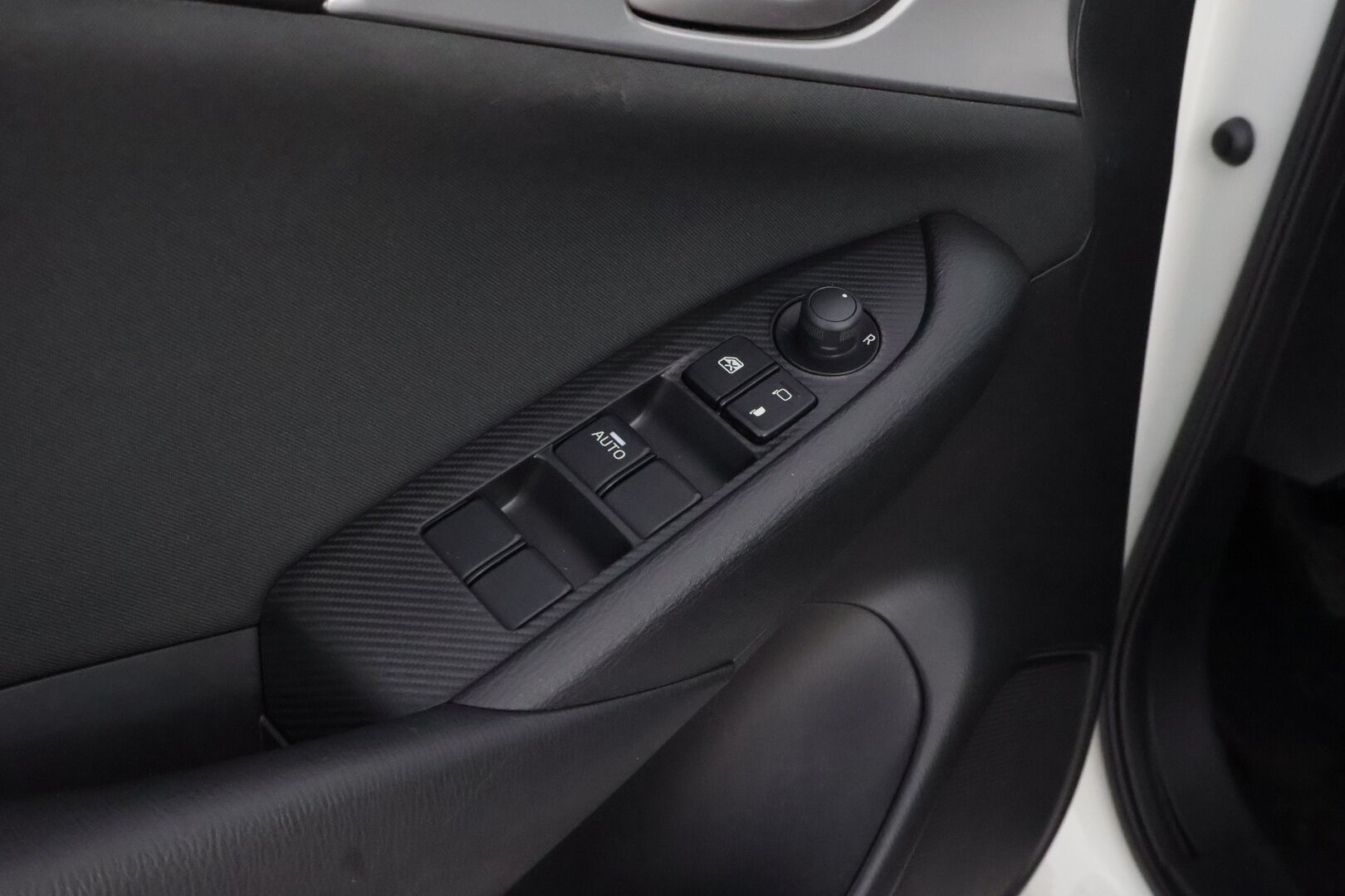 Mazda CX-3 2017 2,0 (120 hv) SKYACTIV-G Premium 6MT EL2 *Suomiauto / Lohko&Sisä / Vakkari / Juuri saapunut Tampereelle*