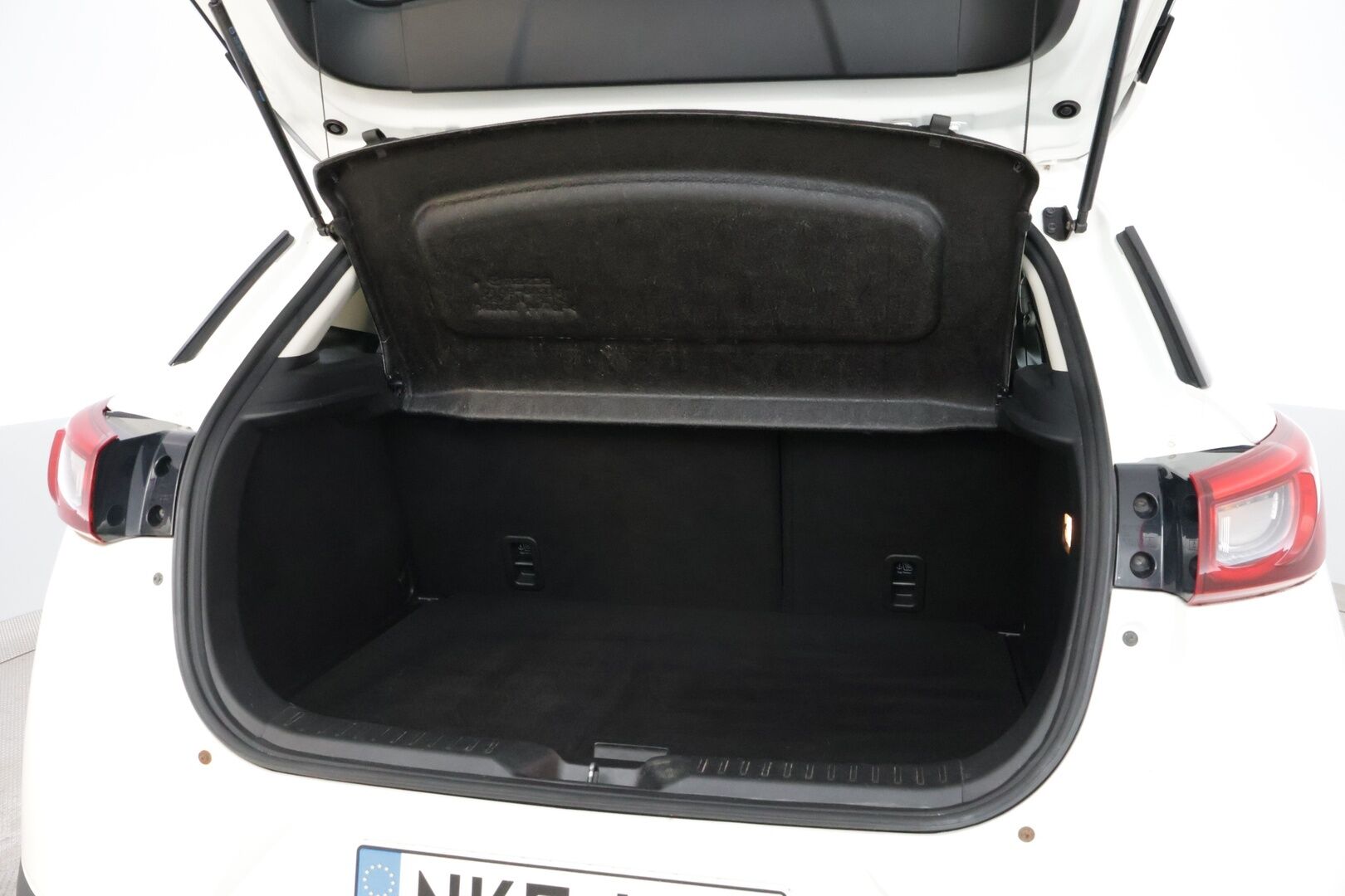 Mazda CX-3 2017 2,0 (120 hv) SKYACTIV-G Premium 6MT EL2 *Suomiauto / Lohko&Sisä / Vakkari / Juuri saapunut Tampereelle*