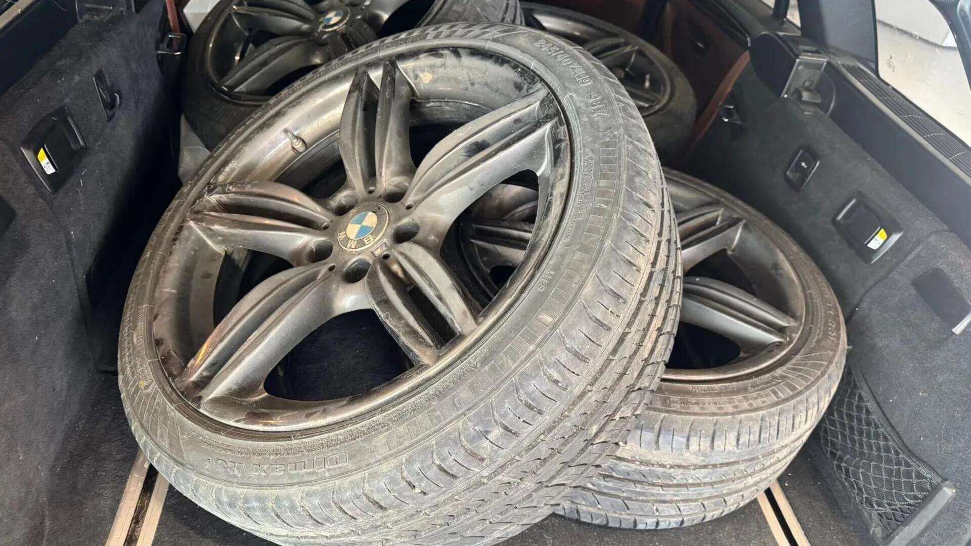 BMW 520 2016 F11 Touring 520d A xDrive Exclusive * Nahkasisusta / Prof.Navi / Hifit / Koukku / M-Sport ratti / Osasähköpenkit / Kamera * - Viimeisin huolto 204tkm 2/26 / Kahdet renkaat vanteineen - HULLUT AVAJAISHULINAT KORKOTARJOUS 3,29 %