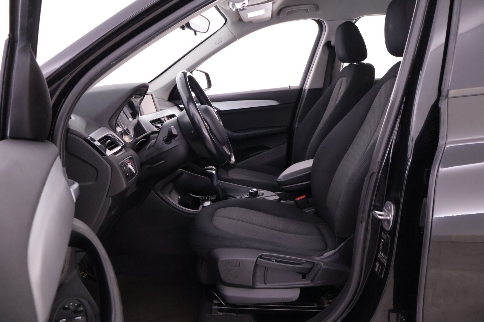 BMW X1 2016 F48 sDrive18d A Business - | Lohkolämmitin | Suomi-Auto | Koukku | Vakkari | Tutka |