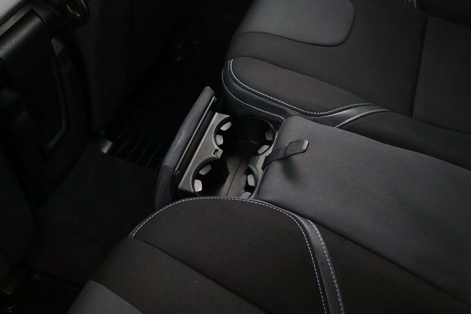 Volvo V40 2016 T2 Business aut *Polttoainekäyttöinen lisälämmitin / VOC / Navigointi / Kattotelineet* - * Suomi-auto / Siisti kuntoinen *