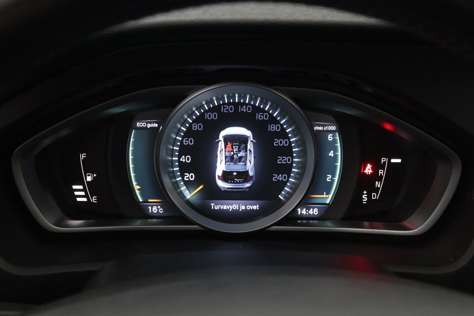 Volvo V40 2016 T2 Business aut *Polttoainekäyttöinen lisälämmitin / VOC / Navigointi / Kattotelineet* - * Suomi-auto / Siisti kuntoinen *