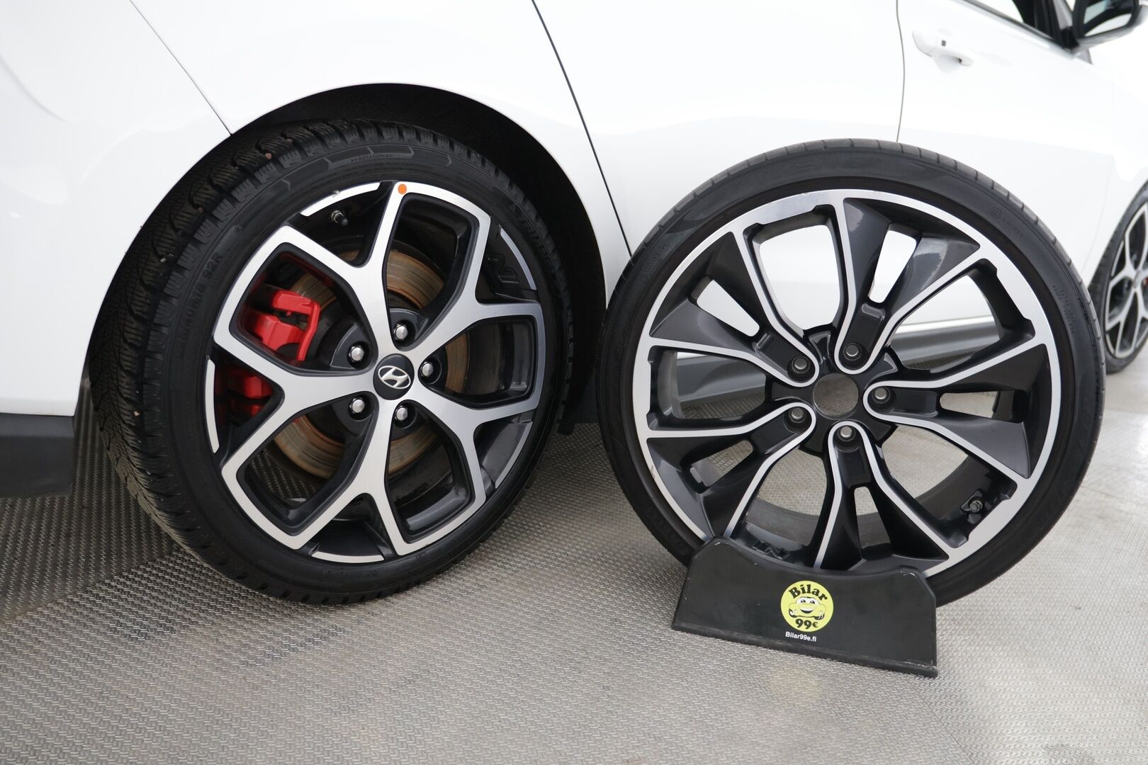 Hyundai i30 2018 N 2,0 T-GDI 6MT Performance Pack * Panorama / Muistipenkki / P-kamera / Kaistavahti / Apple&Android / Keyless * - Nahka-alcantara sisusta / Suomi-auto / 2x aluvanteet! - HULLUT AVAJAISHULINAT KORKOTARJOUS 3,29 %