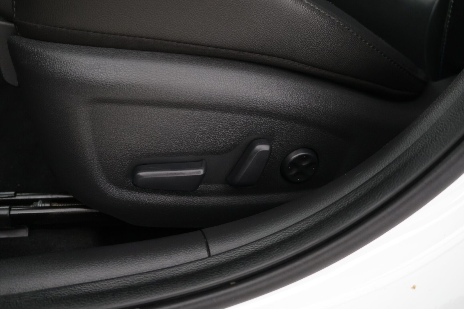 Hyundai i30 2018 N 2,0 T-GDI 6MT Performance Pack * Panorama / Muistipenkki / P-kamera / Kaistavahti / Apple&Android / Keyless * - Nahka-alcantara sisusta / Suomi-auto / 2x aluvanteet! - HULLUT AVAJAISHULINAT KORKOTARJOUS 3,29 %