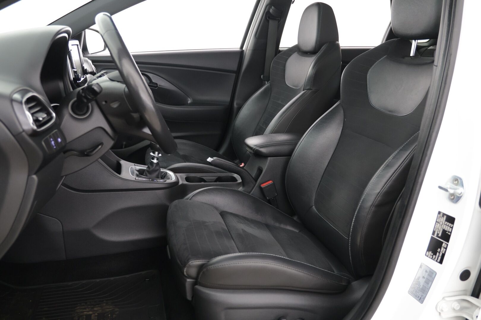 Hyundai i30 2018 N 2,0 T-GDI 6MT Performance Pack * Panorama / Muistipenkki / P-kamera / Kaistavahti / Apple&Android / Keyless * - Nahka-alcantara sisusta / Suomi-auto / 2x aluvanteet!