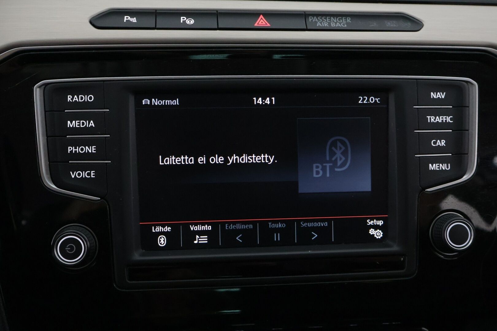 Volkswagen Passat 2015 Variant Highline 1,6 TDI DSG-automaatti. Myydään huutokaupat.com - Huutokaupat.com / Hyvät Renkaat / Vetokoukku / Pitkä leima*