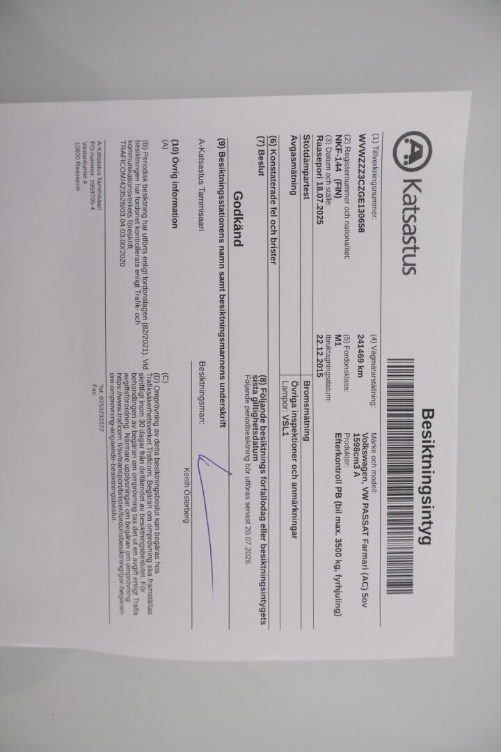 Volkswagen Passat 2015 Variant Highline 1,6 TDI DSG-automaatti. Myydään huutokaupat.com - Huutokaupat.com / Hyvät Renkaat / Vetokoukku / Pitkä leima*