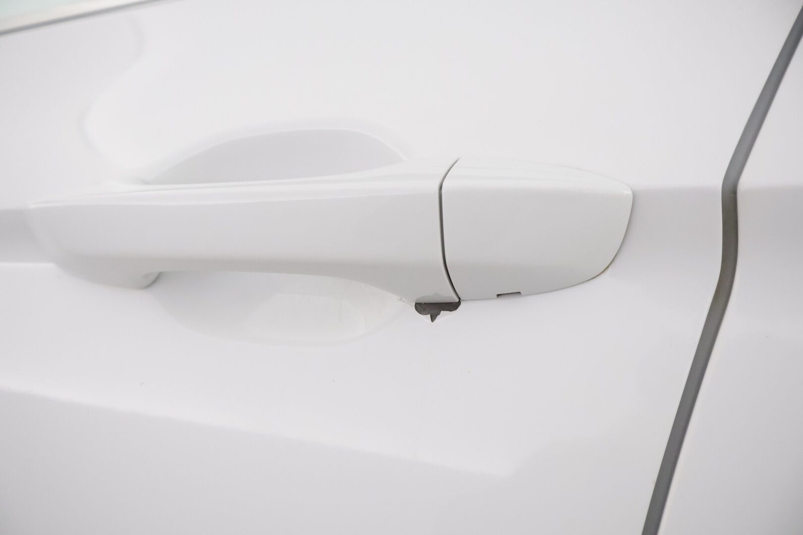 Volkswagen Passat 2015 Variant Highline 1,6 TDI DSG-automaatti. Myydään huutokaupat.com - Huutokaupat.com / Hyvät Renkaat / Vetokoukku / Pitkä leima*