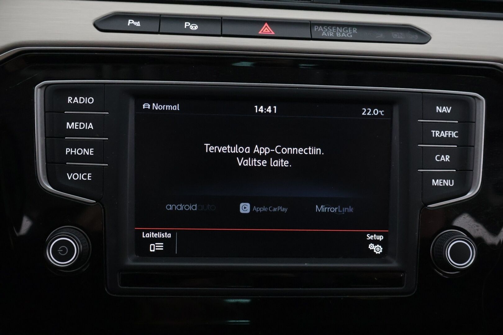 Volkswagen Passat 2015 Variant Highline 1,6 TDI DSG-automaatti. Myydään huutokaupat.com - Huutokaupat.com / Hyvät Renkaat / Vetokoukku / Pitkä leima*