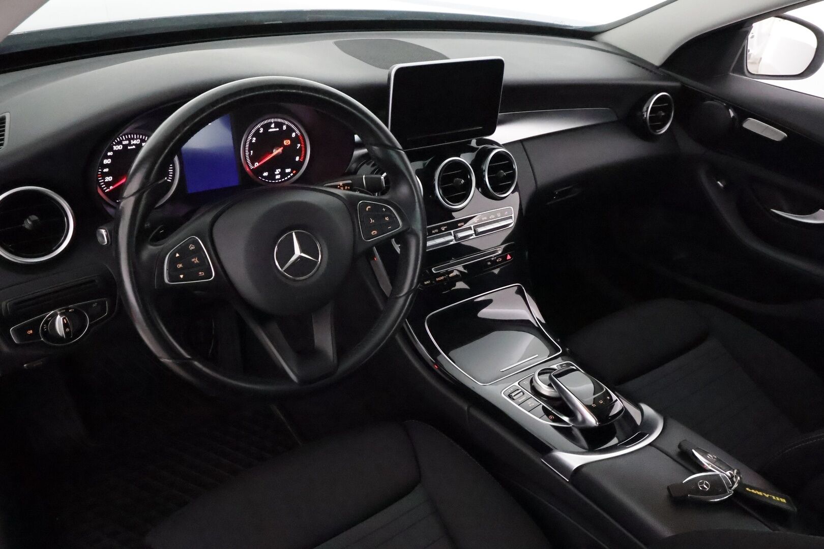 Mercedes-Benz C 2016 200 4Matic A Premium Business **ILS-LED / P.Tutkat / Lohko&Sisätilanlämmitin / Sporttipenkit / Vakkari** - Suomi-auto / Kahdet Renkaat