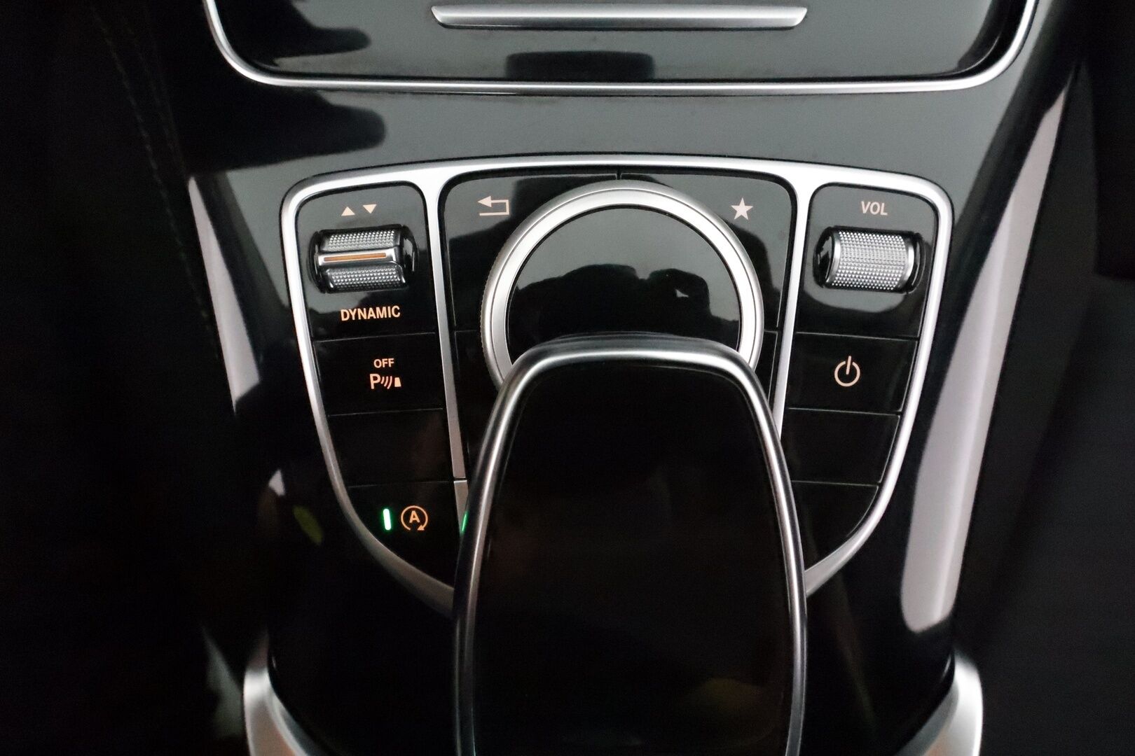 Mercedes-Benz C 2016 200 4Matic A Premium Business - Suomiauto / ILS LED / Sporttipenkit / Peruutustutka / KeyLess / Vakkari / Lohkolämmitin & Sisäpistoke / Upea!