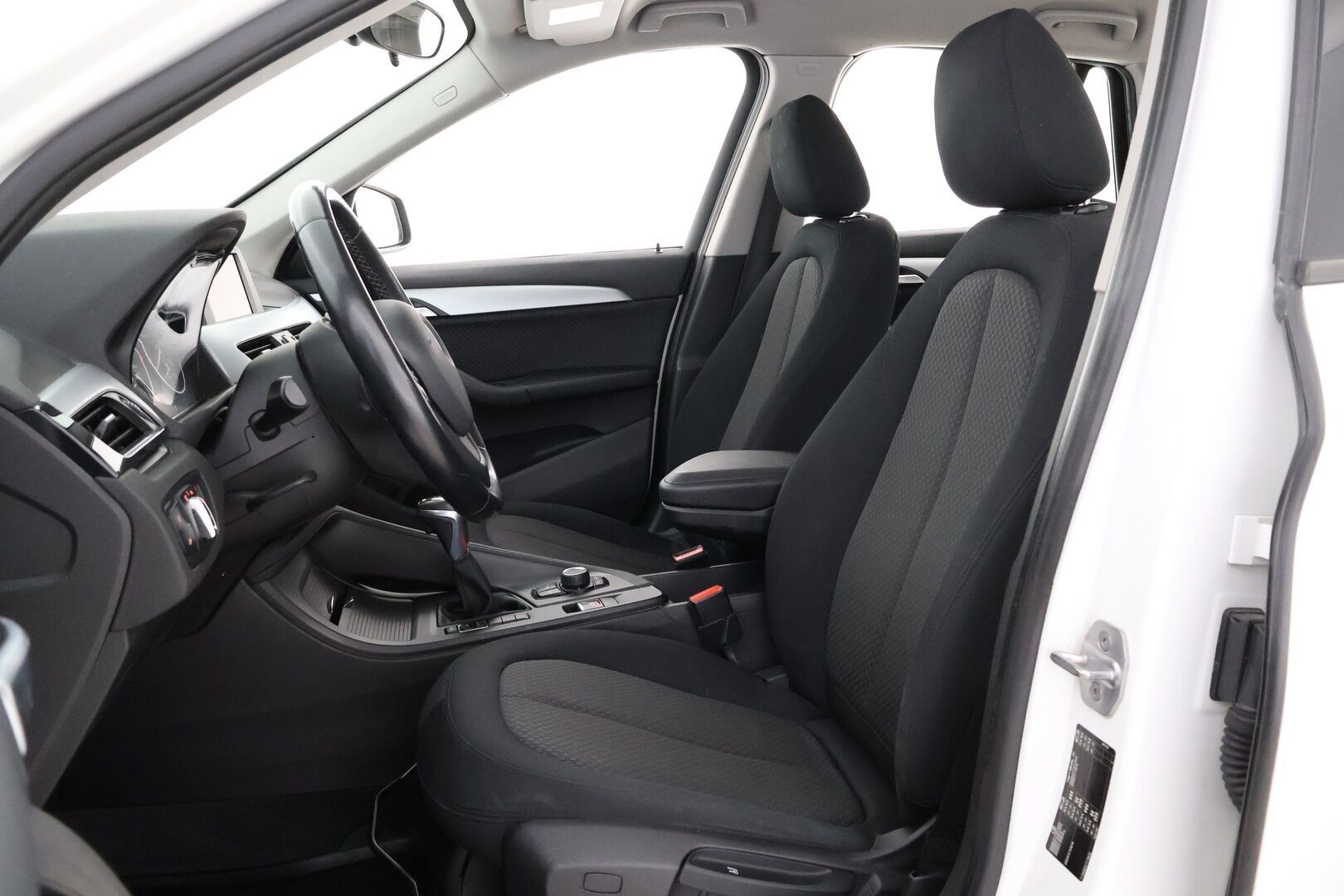 BMW X1 2016 F48 sDrive18d A Business - Suomiauto | Peruutuskamera | Vetokoukku | Vakkari | KeylessGo | LED | Juuri tullut Tampereelle!