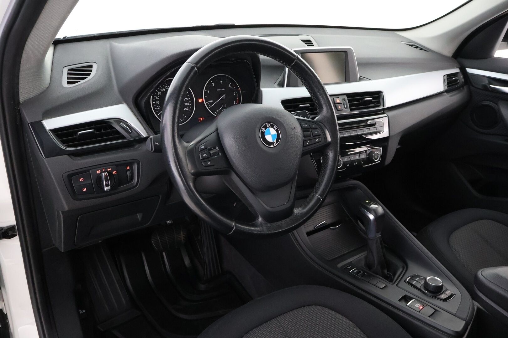 BMW X1 2016 F48 sDrive18d A Business - Suomiauto | Peruutuskamera | Vetokoukku | Vakkari | KeylessGo | LED | Juuri tullut Tampereelle!