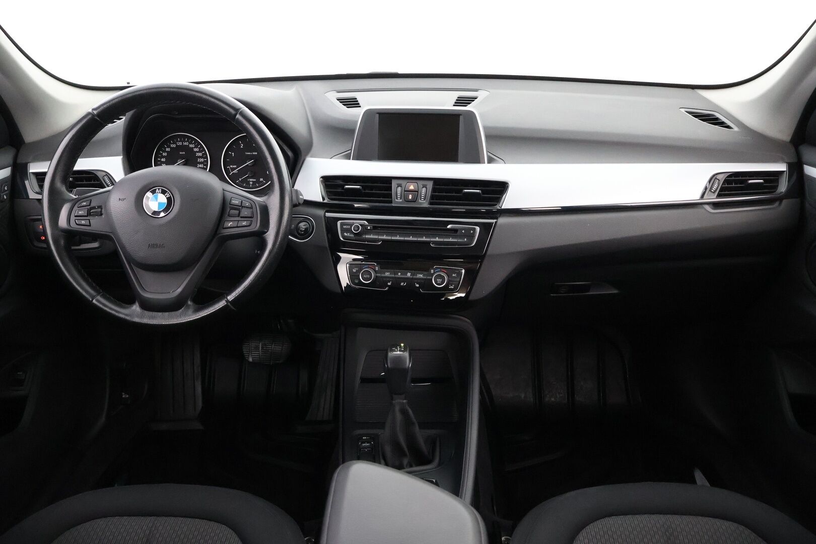 BMW X1 2016 F48 sDrive18d A Business - Suomiauto | Peruutuskamera | Vetokoukku | Vakkari | KeylessGo | LED | Juuri tullut Tampereelle!