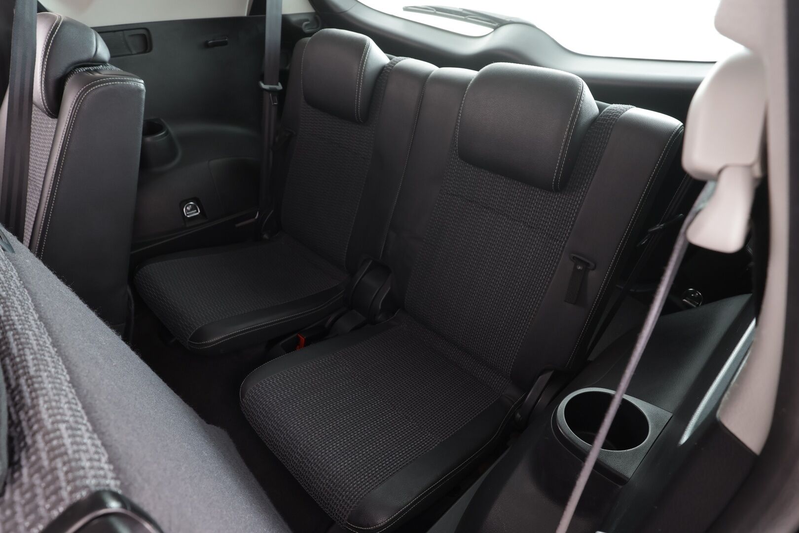 Toyota Verso 2016 1,8 Valvematic Active Edition 7p * Lohkolämmitin / Xenon / Vakkari / P.Kamera / Navi / Puolinahat * - 1-om Suomi-auto / Kahdet renkaat / Merkkihuollot