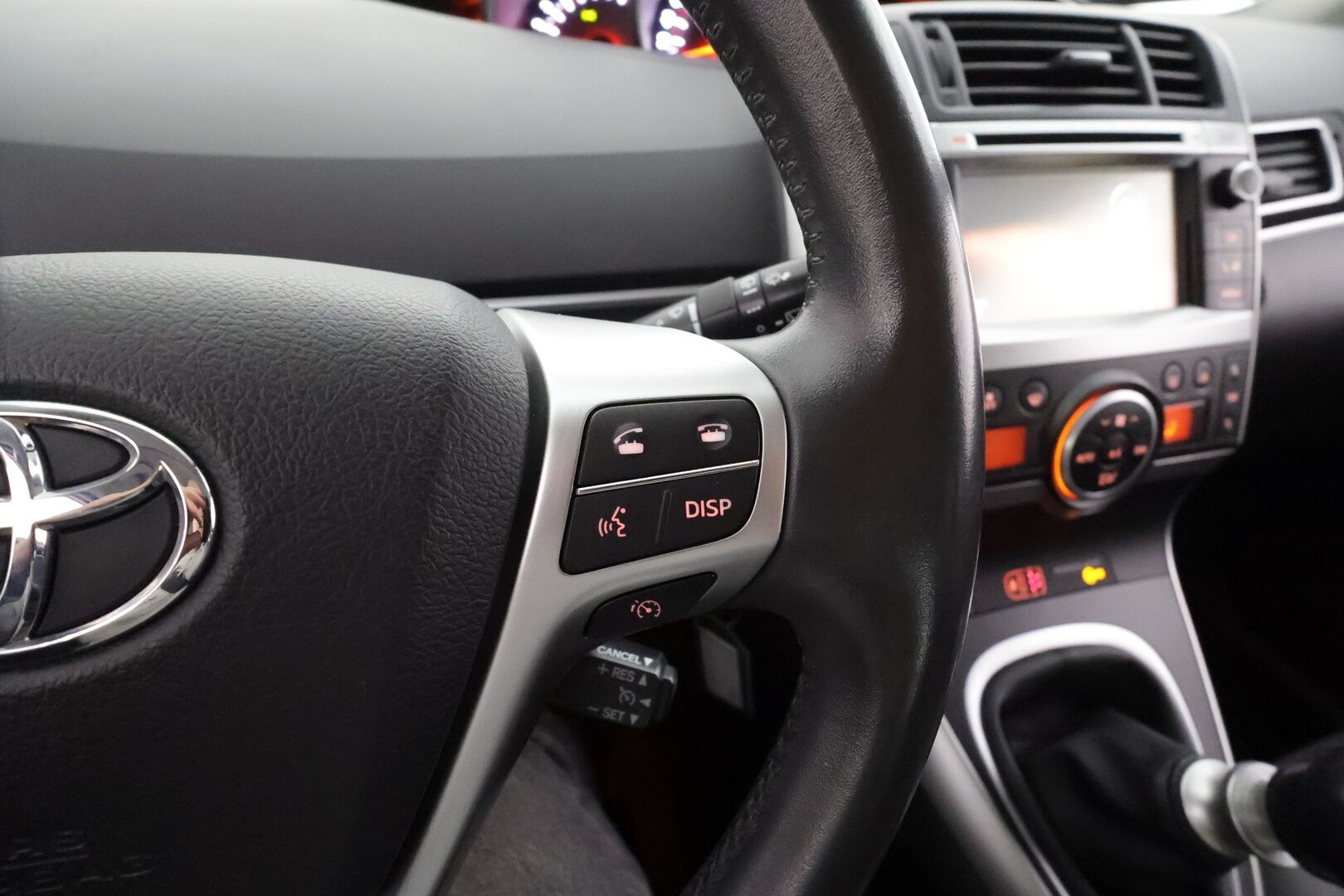 Toyota Verso 2016 1,8 Valvematic Active Edition 7p * Lohkolämmitin / Xenon / Vakkari / P.Kamera / Navi / Puolinahat * - 1-om Suomi-auto / Kahdet renkaat / Merkkihuollot