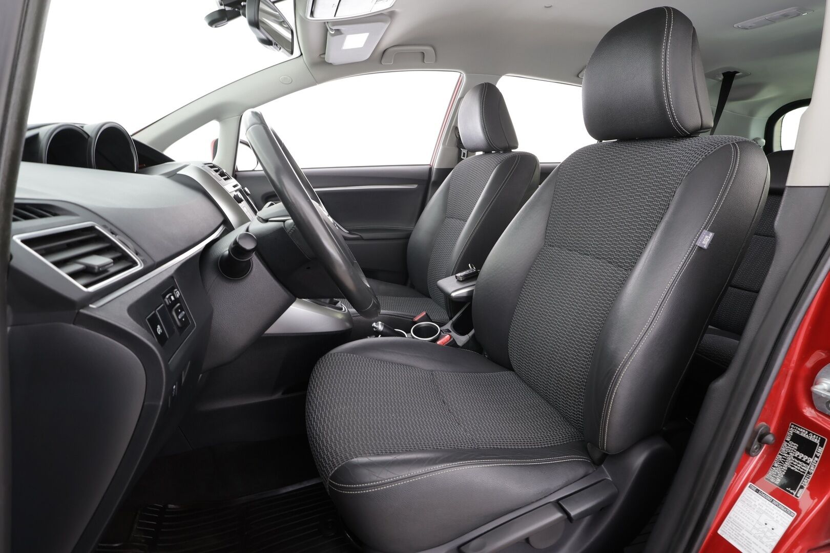 Toyota Verso 2016 1,8 Valvematic Active Edition 7p * Lohkolämmitin / Xenon / Vakkari / P.Kamera / Navi / Puolinahat * - 1-om Suomi-auto / Kahdet renkaat / Merkkihuollot