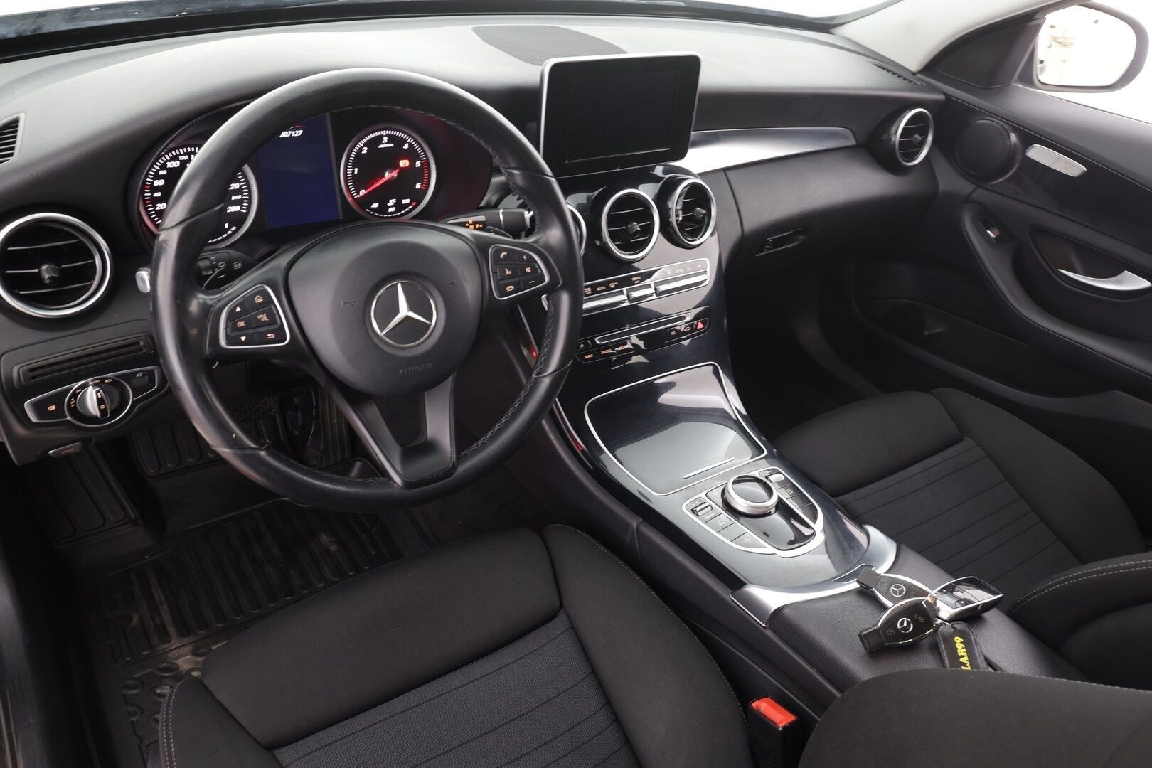 Mercedes-Benz C 2016 220 d T A Premium Business * Vakkari / ILS LED / Webasto / Koukku / Puolisähköt sporttipenkeillä * - Suomi-auto