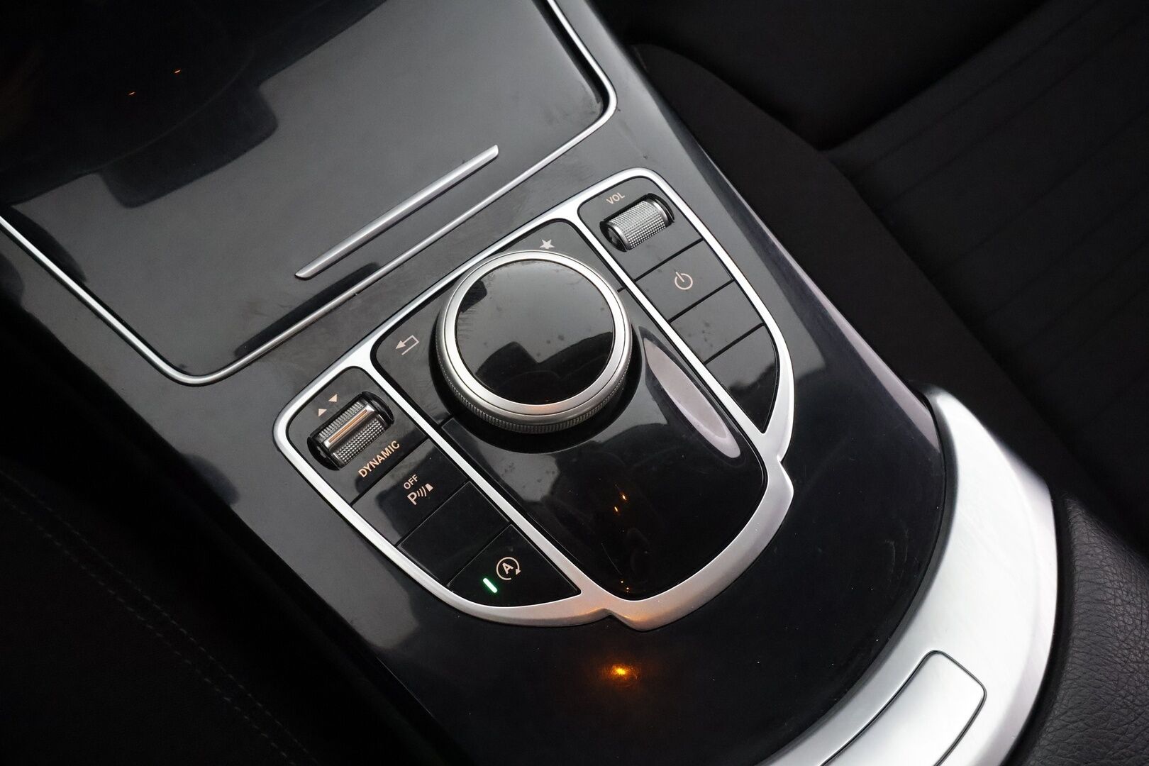 Mercedes-Benz C 2016 220 d T A Premium Business * Vakkari / ILS LED / Webasto / Koukku / Puolisähköt sporttipenkeillä * - Suomi-auto