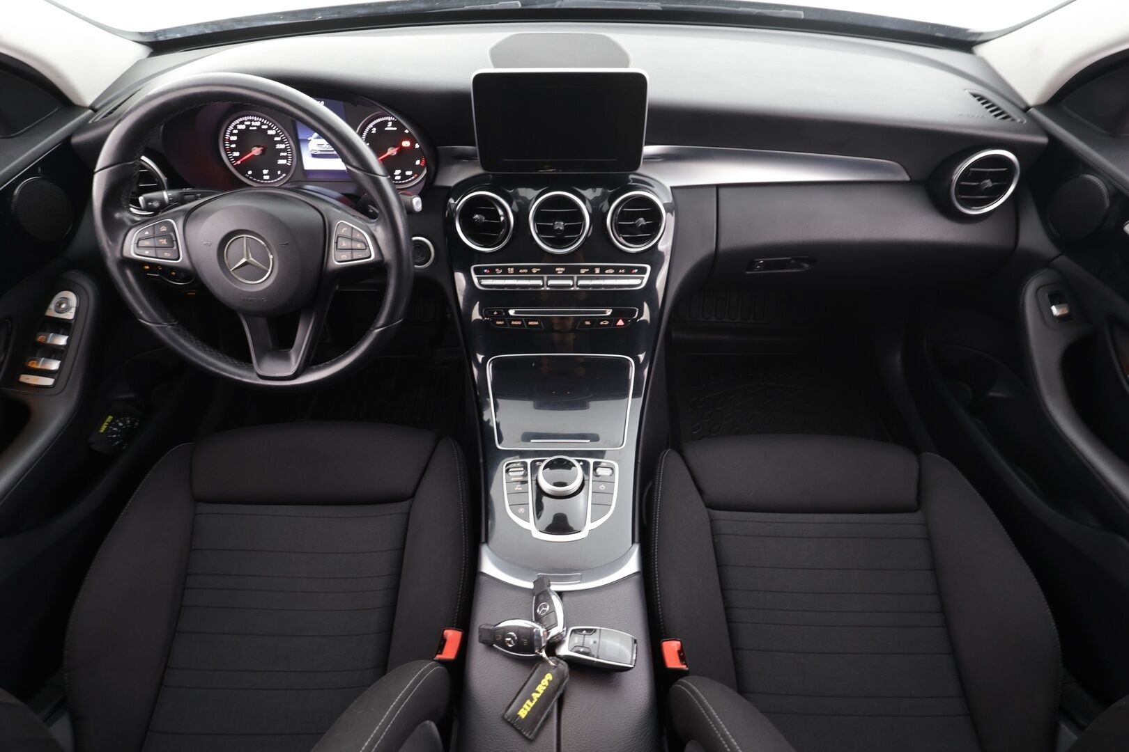 Mercedes-Benz C 2016 220 d T A Premium Business * Vakkari / ILS LED / Webasto / Koukku / Puolisähköt sporttipenkeillä * - Suomi-auto