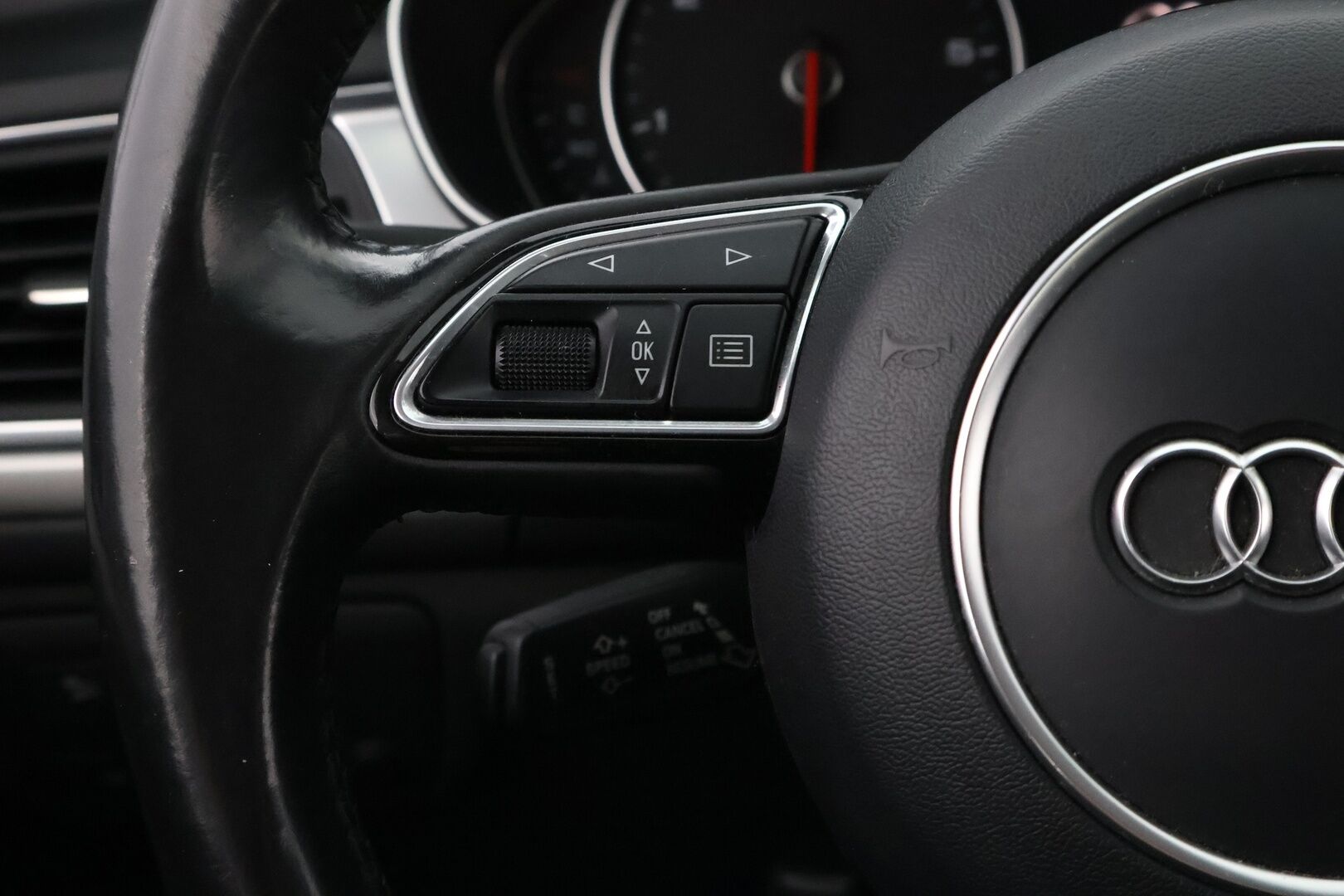 Audi A6 2016 Avant Land of quattro Edition 2,0 TDI 140 kW quattro S tronic S Line * Webasto / Vetokoukku / Nahka-Alcantara / Xenon - 2x Hyvät renkaat / Suomiauto / Juuri tullut Tampereelle!