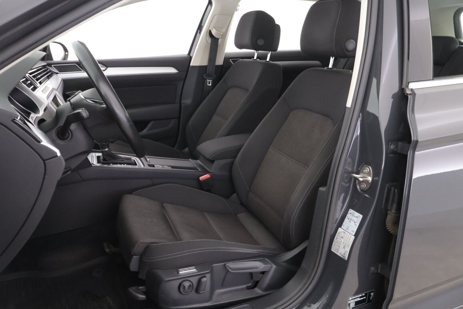 Volkswagen Passat 2016 Variant Comfortline 1,4 TSI 92 kW (125 hv) DSG-automaatti  * Vakkari / Tutkat / Lämm. Tuulilasi / Lohko + sisä / Bluetooth * - * Hyvin Huollettu / Luotettava / Farmari *