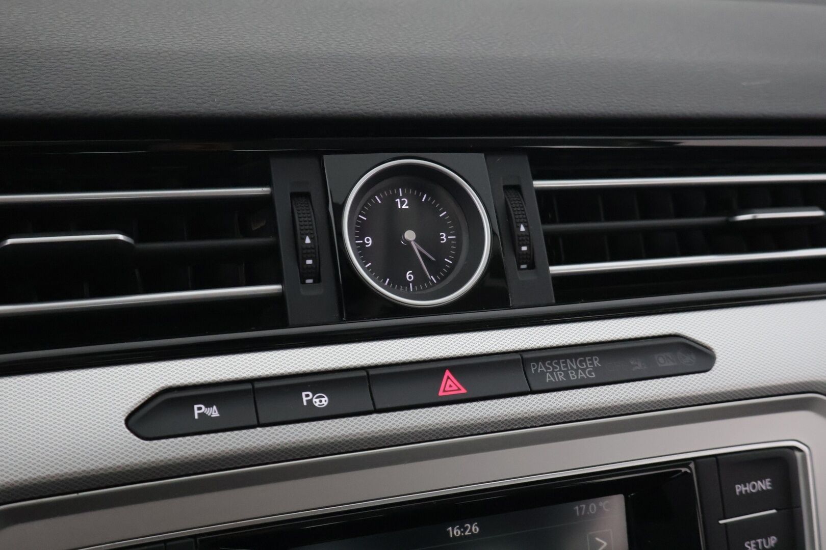 Volkswagen Passat 2016 Variant Comfortline 1,4 TSI 92 kW (125 hv) DSG-automaatti  * Vakkari / Tutkat / Lämm. Tuulilasi / Lohko + sisä / Bluetooth * - * Hyvin Huollettu / Luotettava / Farmari *