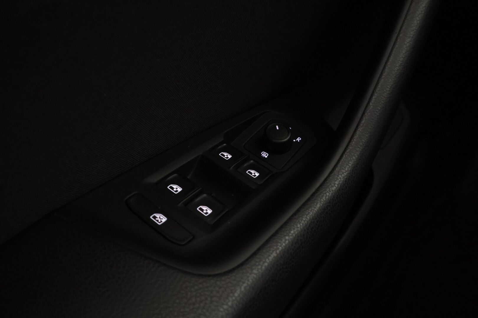 Volkswagen Passat 2016 Variant Comfortline 1,4 TSI 92 kW (125 hv) DSG-automaatti  * Vakkari / Tutkat / Lämm. Tuulilasi / Lohko + sisä / Bluetooth * - * Hyvin Huollettu / Luotettava / Farmari *