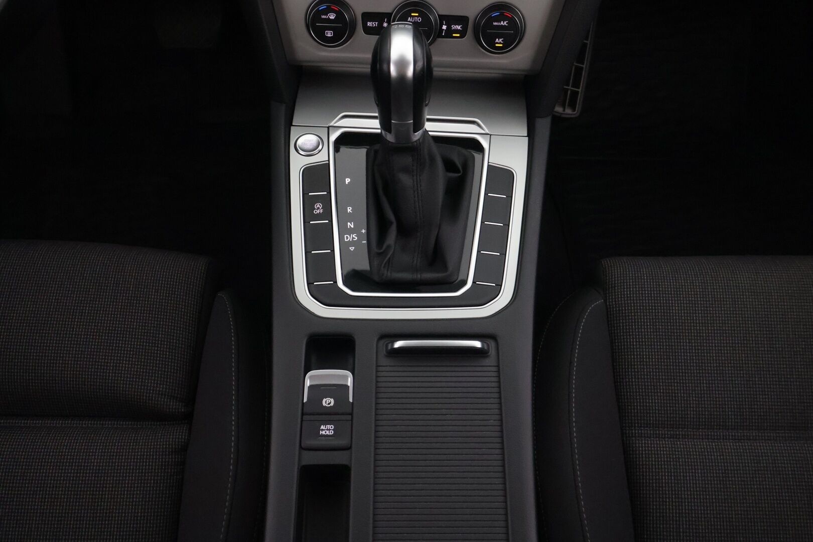 Volkswagen Passat 2016 Variant Comfortline 1,4 TSI 92 kW (125 hv) DSG-automaatti  * Vakkari / Tutkat / Lämm. Tuulilasi / Lohko + sisä / Bluetooth * - * Hyvin Huollettu / Luotettava / Farmari *