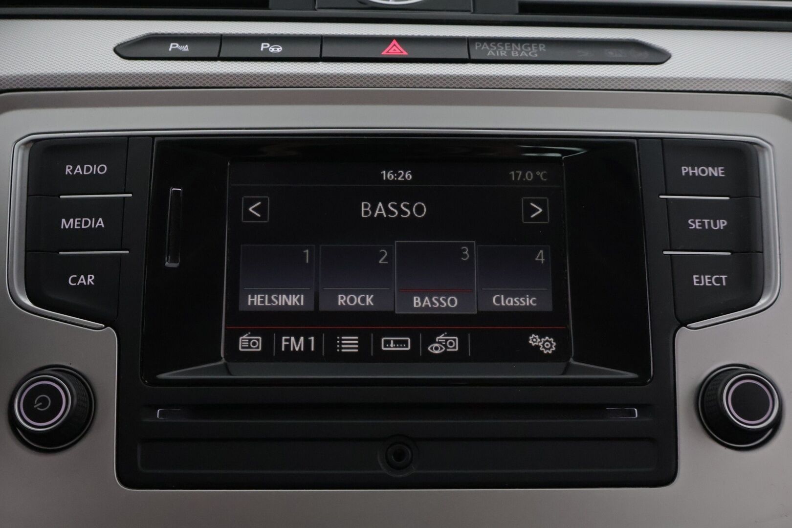 Volkswagen Passat 2016 Variant Comfortline 1,4 TSI 92 kW (125 hv) DSG-automaatti  * Vakkari / Tutkat / Lämm. Tuulilasi / Lohko + sisä / Bluetooth * - * Hyvin Huollettu / Luotettava / Farmari *