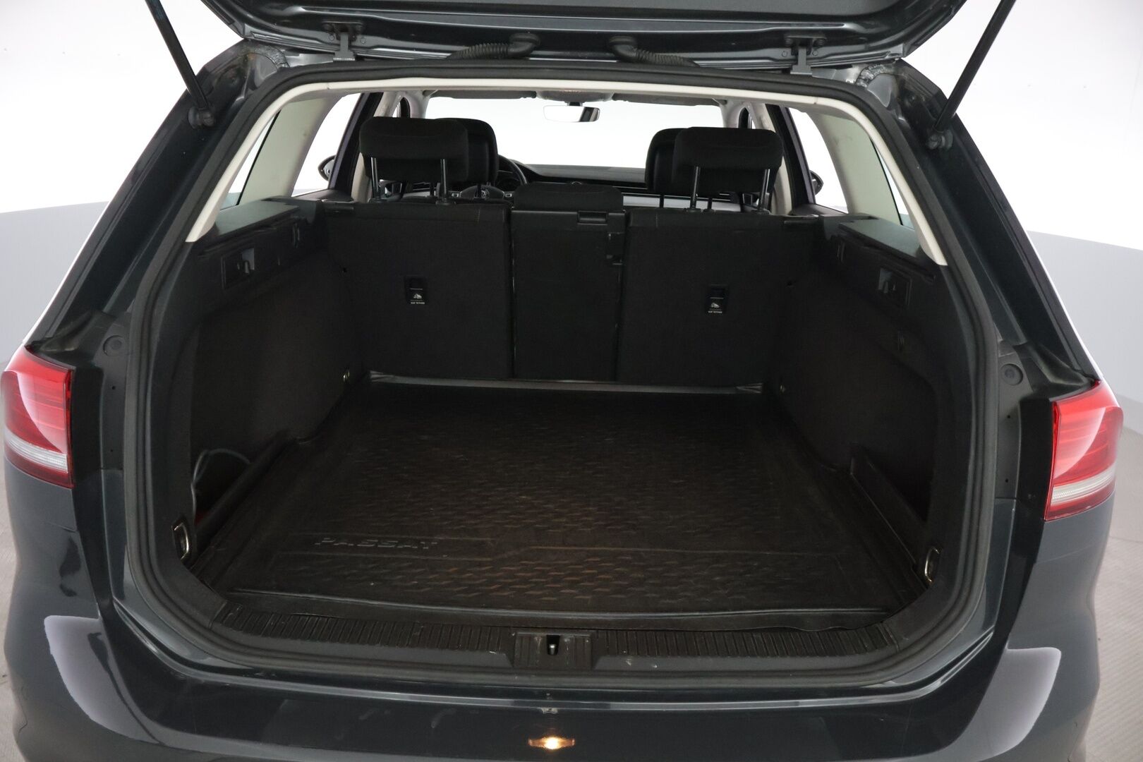 Volkswagen Passat 2016 Variant Comfortline 1,4 TSI 92 kW (125 hv) DSG-automaatti  * Vakkari / Tutkat / Lämm. Tuulilasi / Lohko + sisä / Bluetooth * - * Hyvin Huollettu / Luotettava / Farmari *