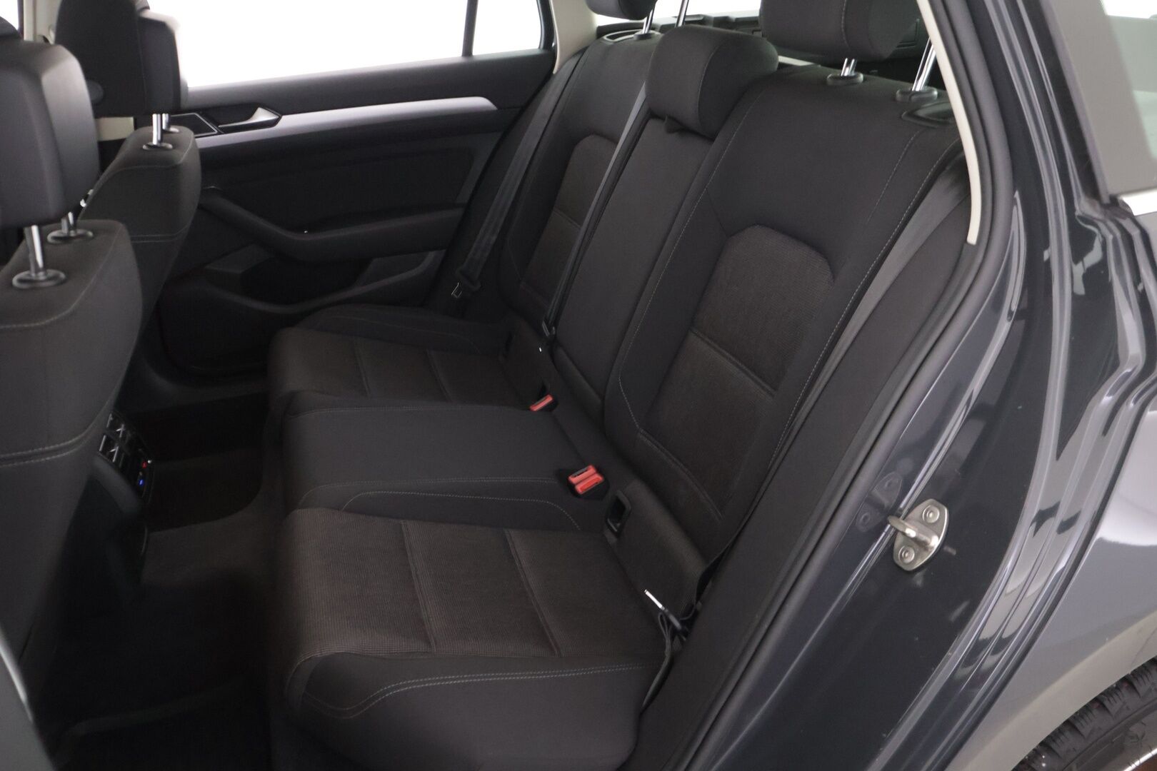 Volkswagen Passat 2016 Variant Comfortline 1,4 TSI 92 kW (125 hv) DSG-automaatti  * Vakkari / Tutkat / Lämm. Tuulilasi / Lohko + sisä / Bluetooth * - * Hyvin Huollettu / Luotettava / Farmari *