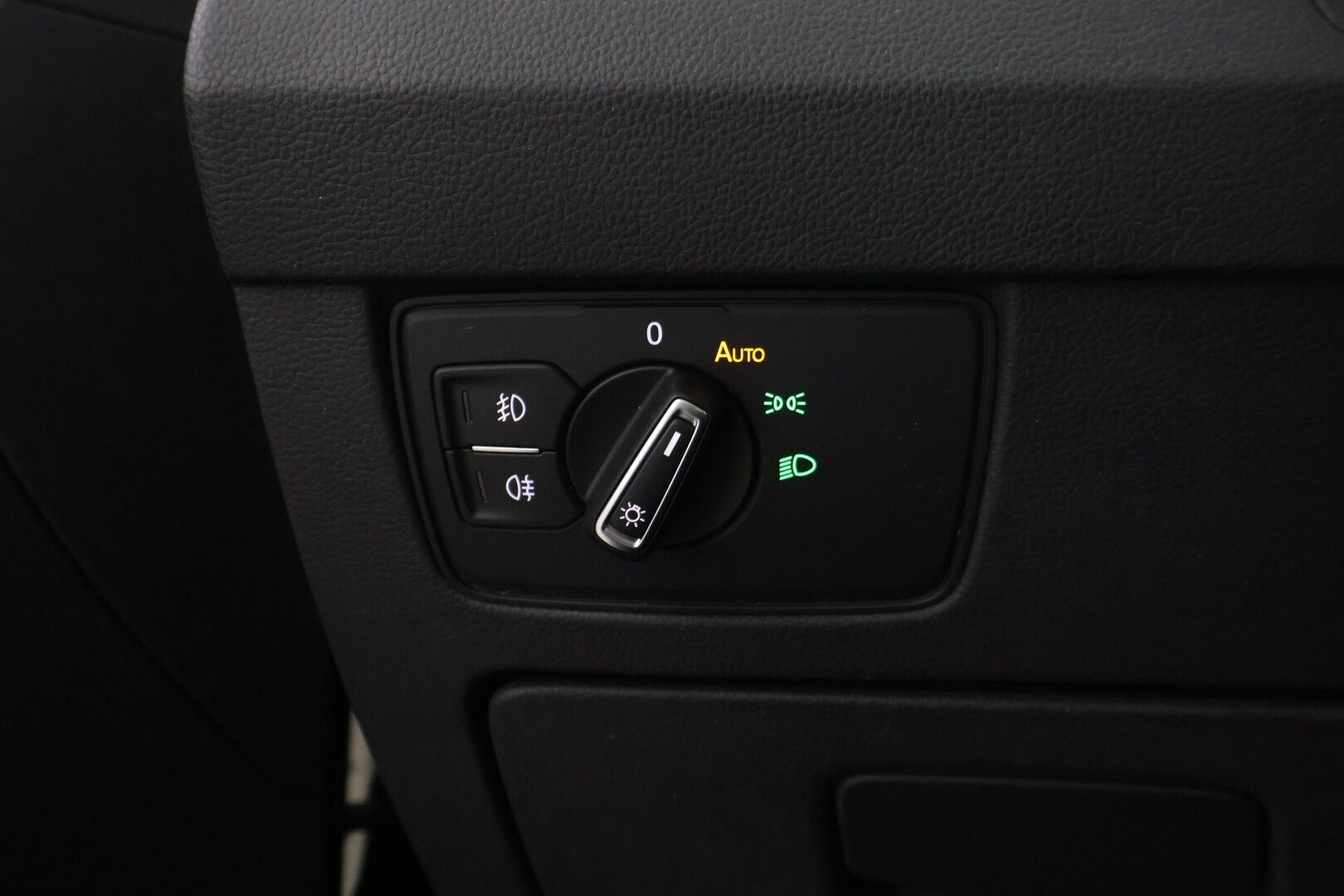 Volkswagen Passat 2016 Variant Comfortline 1,4 TSI 92 kW (125 hv) DSG-automaatti  * Vakkari / Tutkat / Lämm. Tuulilasi / Lohko + sisä / Bluetooth * - * Hyvin Huollettu / Luotettava / Farmari *