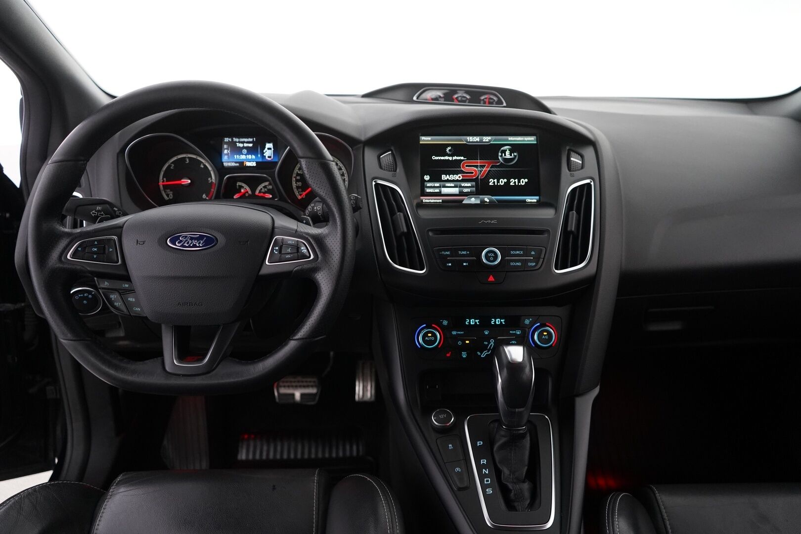 Ford Focus 2016 2,0 TDCi 185 hv start/stop PowerShift A6 ST Wagon * Vakkari / Webasto /  Lämm. tuulilasi / Tutka / Sporttipenkit * - ST-Line / Recaro / Kahdet OEM vanteet / Myydään jakohihna juuri vaihdettuna!