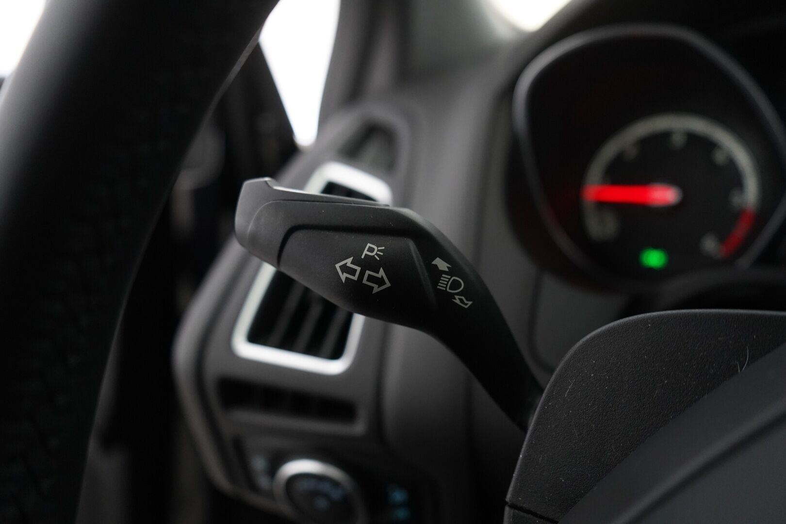 Ford Focus 2016 2,0 TDCi 185 hv start/stop PowerShift A6 ST Wagon * Vakkari / Webasto /  Lämm. tuulilasi / Tutka / Sporttipenkit * - ST-Line / Recaro / Kahdet OEM vanteet / Myydään jakohihna juuri vaihdettuna!