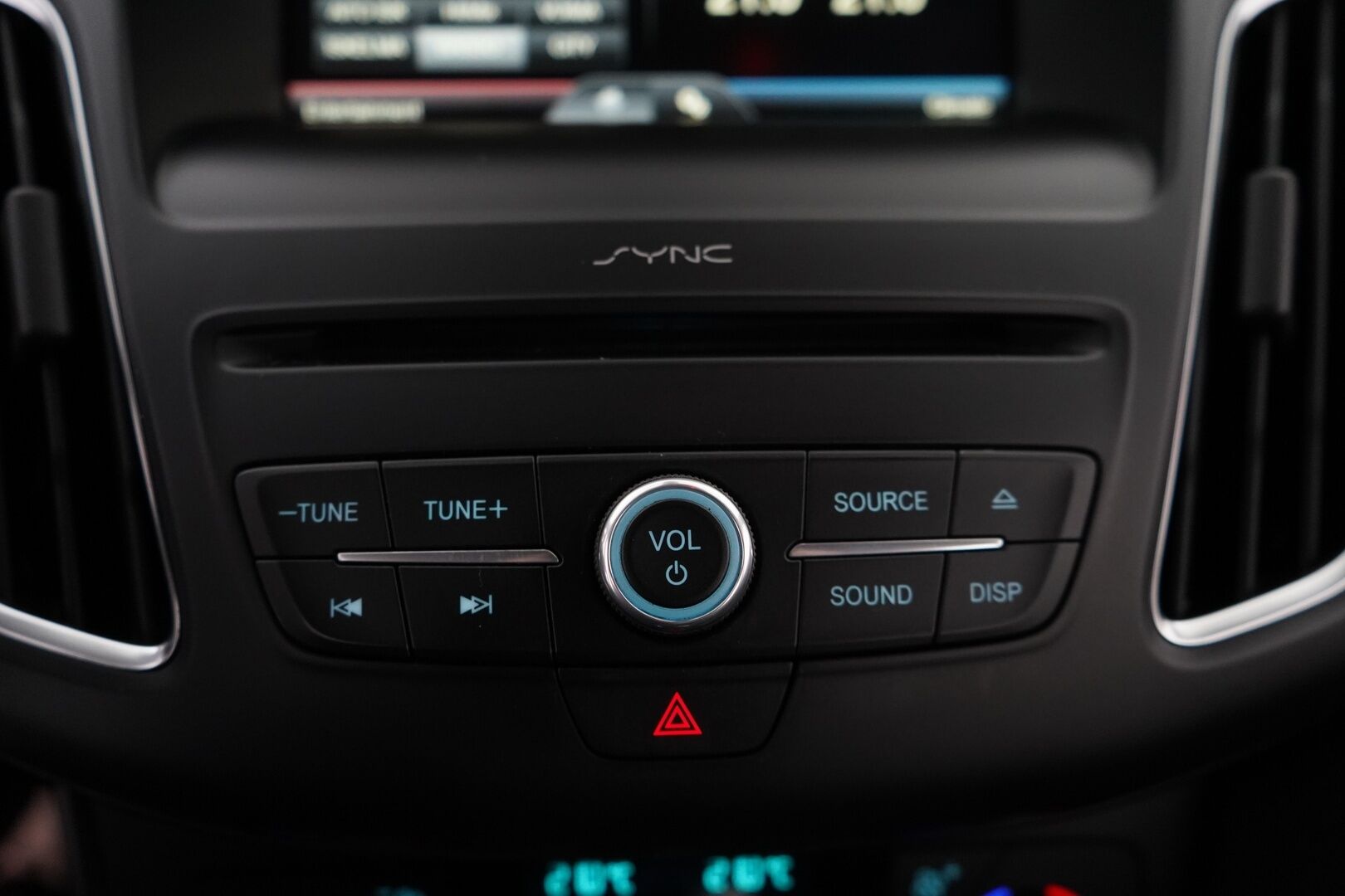 Ford Focus 2016 2,0 TDCi 185 hv start/stop PowerShift A6 ST Wagon * Vakkari / Webasto /  Lämm. tuulilasi / Tutka / Sporttipenkit * - ST-Line / Recaro / Kahdet OEM vanteet / Myydään jakohihna juuri vaihdettuna!