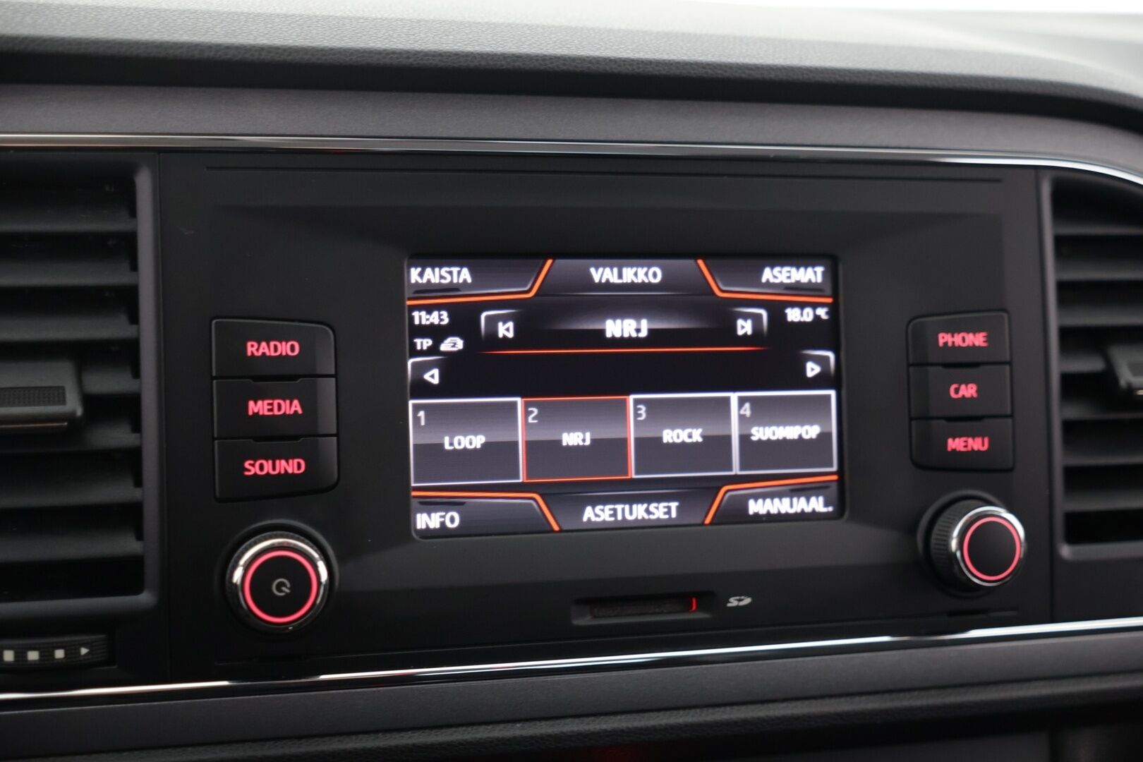 Seat Leon ST 2016 1,4 TSI 150 ACT FR DSG - Vetokoukku / Adapt. Vakkari / Suomi-auto / Upea sisusta