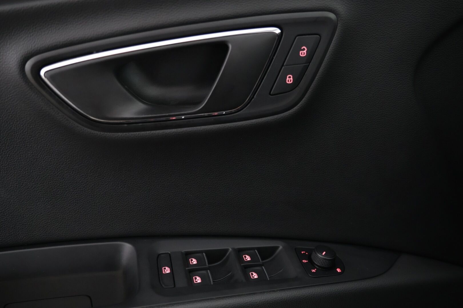 Seat Leon ST 2016 1,4 TSI 150 ACT FR DSG / Vetokoukku / Adapt. Vakkari / Suomi-auto / Upea sisusta - Juuri saapunut!