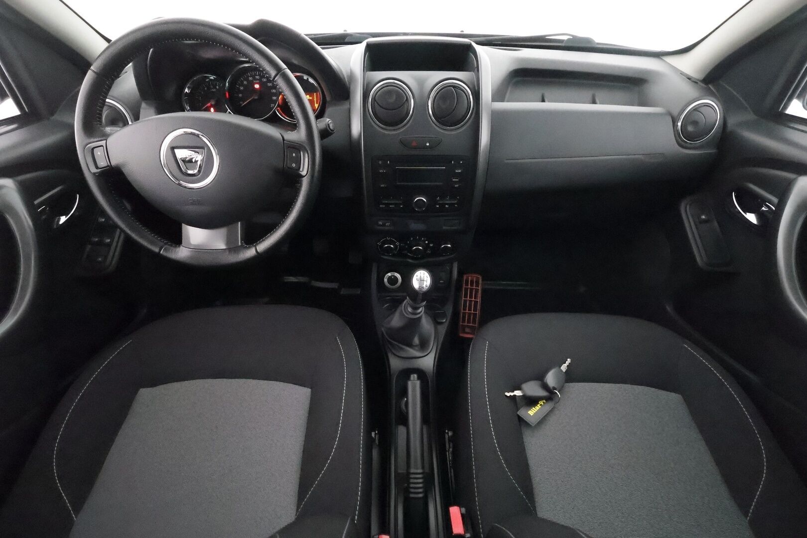 Dacia Duster 2016 TCe 125 S&S 4x4 Laureate **1.Om Suomi-auto / Koukku / Sisätilanlämmitin / Vakkari / Aut. Ilmastointi / 2x renkaat** - 1.Om Suomi-auto / Koukku / Sisätilanlämmitin / Vakkari / Aut. Ilmastointi / 2x renkaat