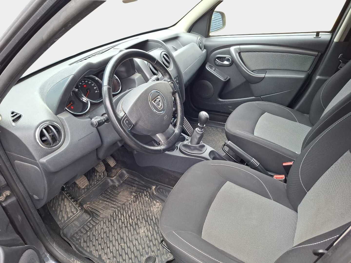 Dacia Duster 2016 TCe 125 S&S 4x4 Laureate * 1 Omisteinen / Vakionopeudensäädin / Koukku* - *Juuri tullut / Neliveto Koukku / 1OM suomiauto / Siisti* - HULLUT AVAJAISHULINAT KORKOTARJOUS 3,29 %