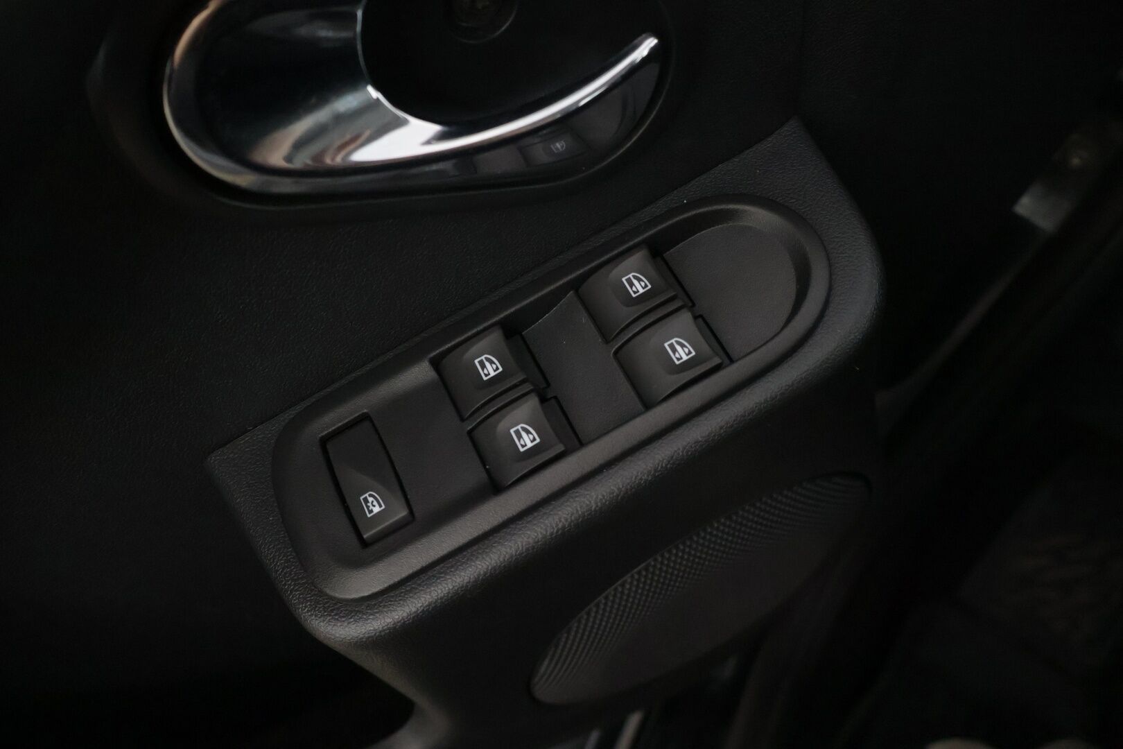 Dacia Duster 2016 TCe 125 S&S 4x4 Laureate - |1 Omisteinen | Vakionopeudensäädin | Koukku | Lohko+sisä | Neliveto | Suomi-auto | 2 x hyvät renkaat vanteineen|