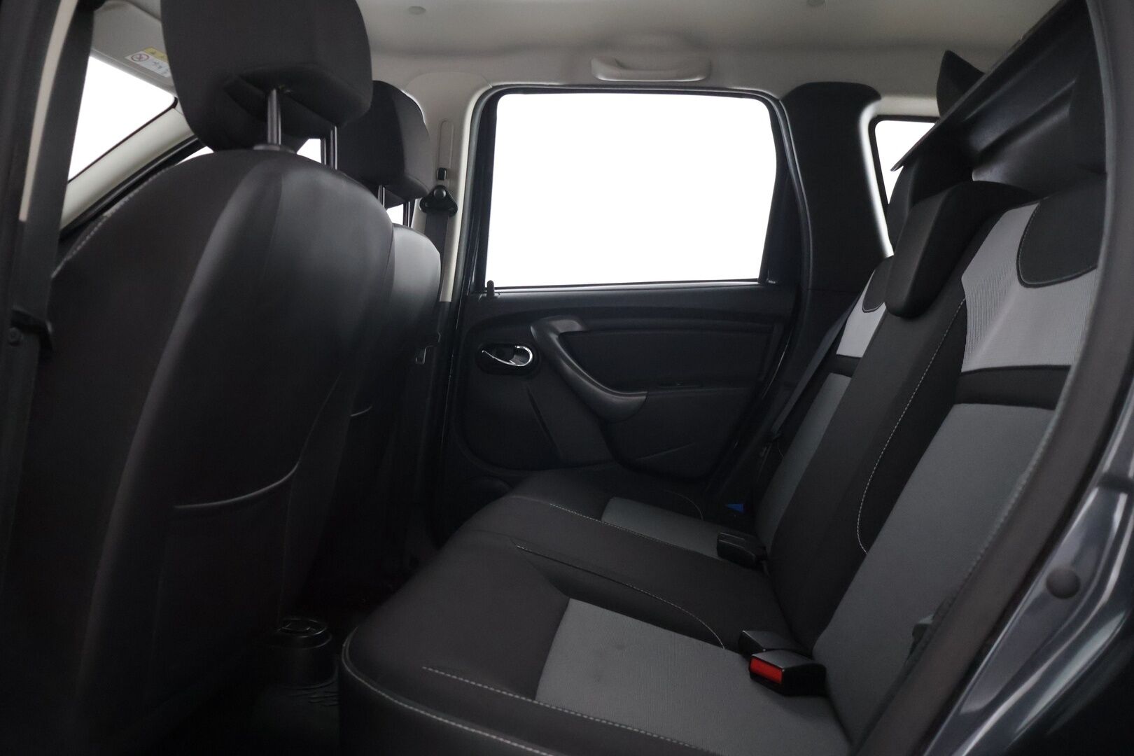Dacia Duster 2016 TCe 125 S&S 4x4 Laureate - |1 Omisteinen | Vakionopeudensäädin | Koukku | Lohko+sisä | Neliveto | Suomi-auto | 2 x hyvät renkaat vanteineen|