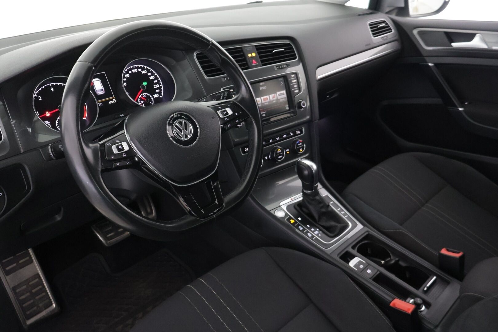 Volkswagen Golf 2016 Variant Alltrack 2,0 TDI 135 kW (184 hv) 4MOTION DSG Winter Edition *  YritysOutlet - Myydään vain yrityksille * - * Suomi-auto / ACC / Webasto / Vetokoukku / Kahdet renkaat  *