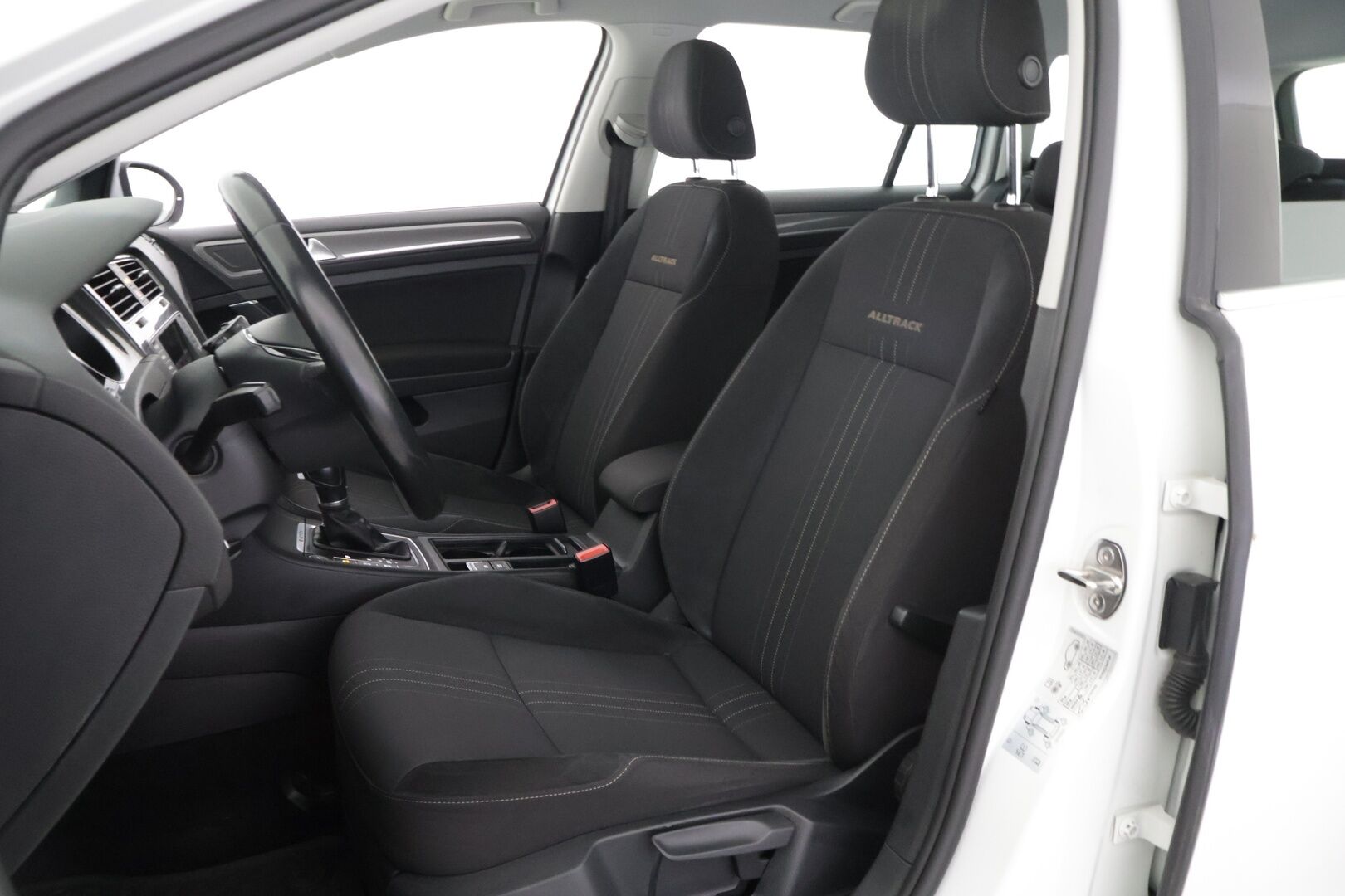 Volkswagen Golf 2016 Variant Alltrack 2,0 TDI 135 kW (184 hv) 4MOTION DSG Winter Edition *  YritysOutlet - Myydään vain yrityksille * - * Suomi-auto / ACC / Webasto / Vetokoukku / Kahdet renkaat  *