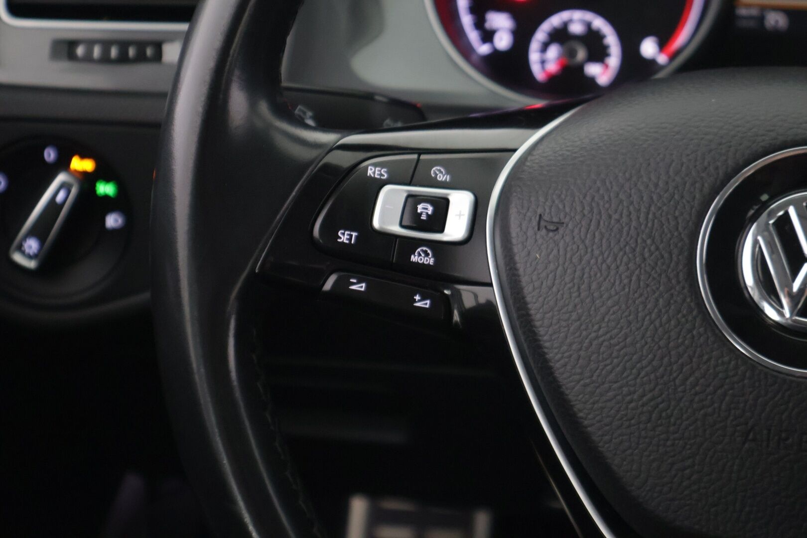 Volkswagen Golf 2016 Variant Alltrack 2,0 TDI 135 kW (184 hv) 4MOTION DSG Winter Edition *  YritysOutlet - Myydään vain yrityksille * - * Suomi-auto / ACC / Webasto / Vetokoukku / Kahdet renkaat  *