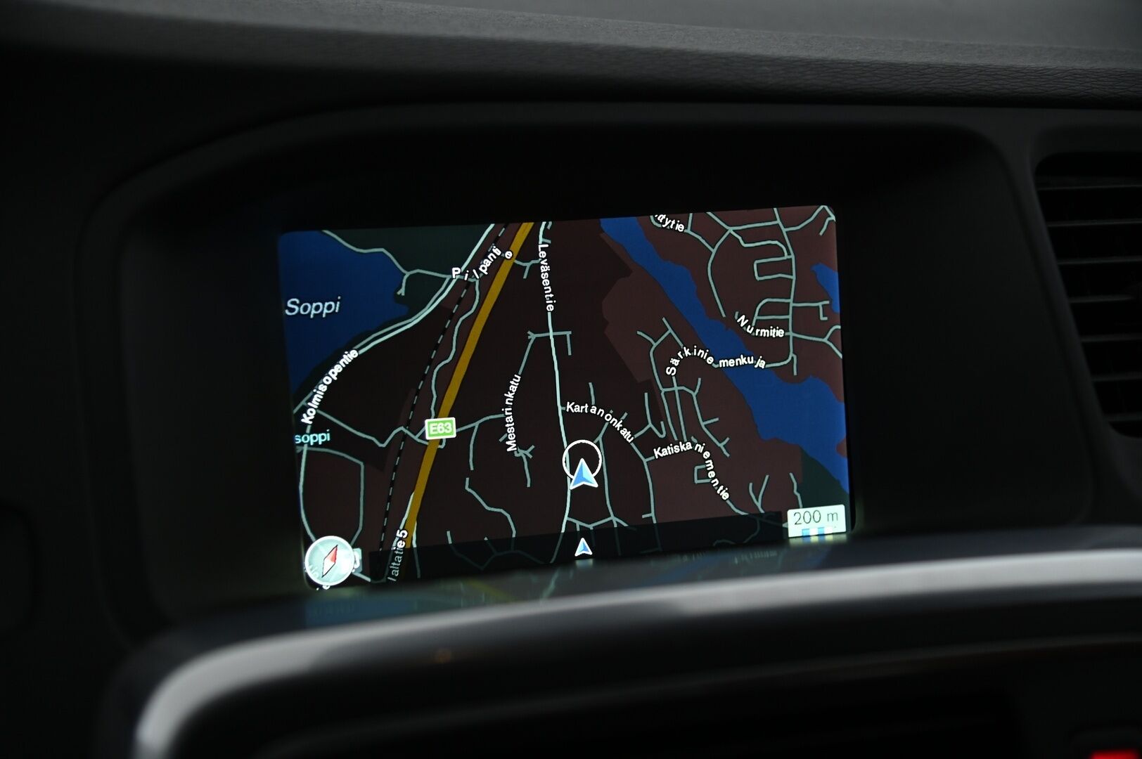 Volvo V60 Cross Country 2016 D4 AWD Business Summum aut VOC / Vakkari / Nahat / Koukku / Digimittaristo - Suomi-auto / Tilava ja näyttävä / Pääsee myös metsäteillä! 