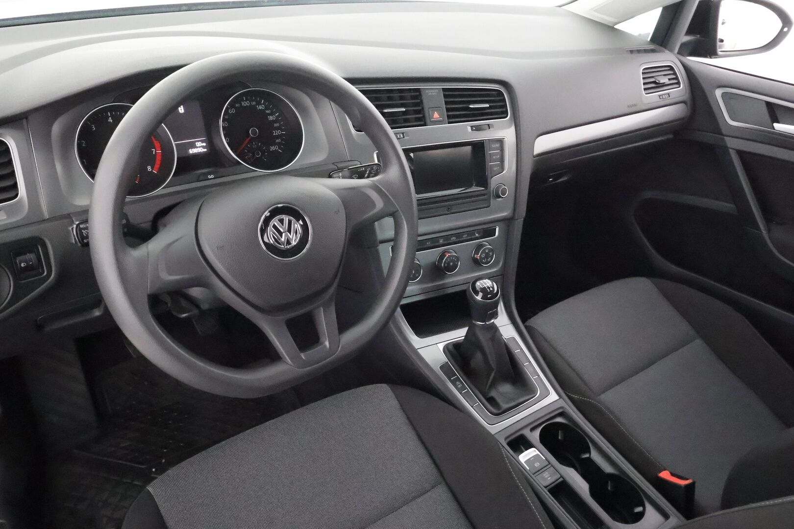 Volkswagen Golf 2016 Trendline 1,2 TSI 63 kW (85 hv) - | Vakkari | Lohko | Aux | Kahdet Renkaat | Suomi-auto |