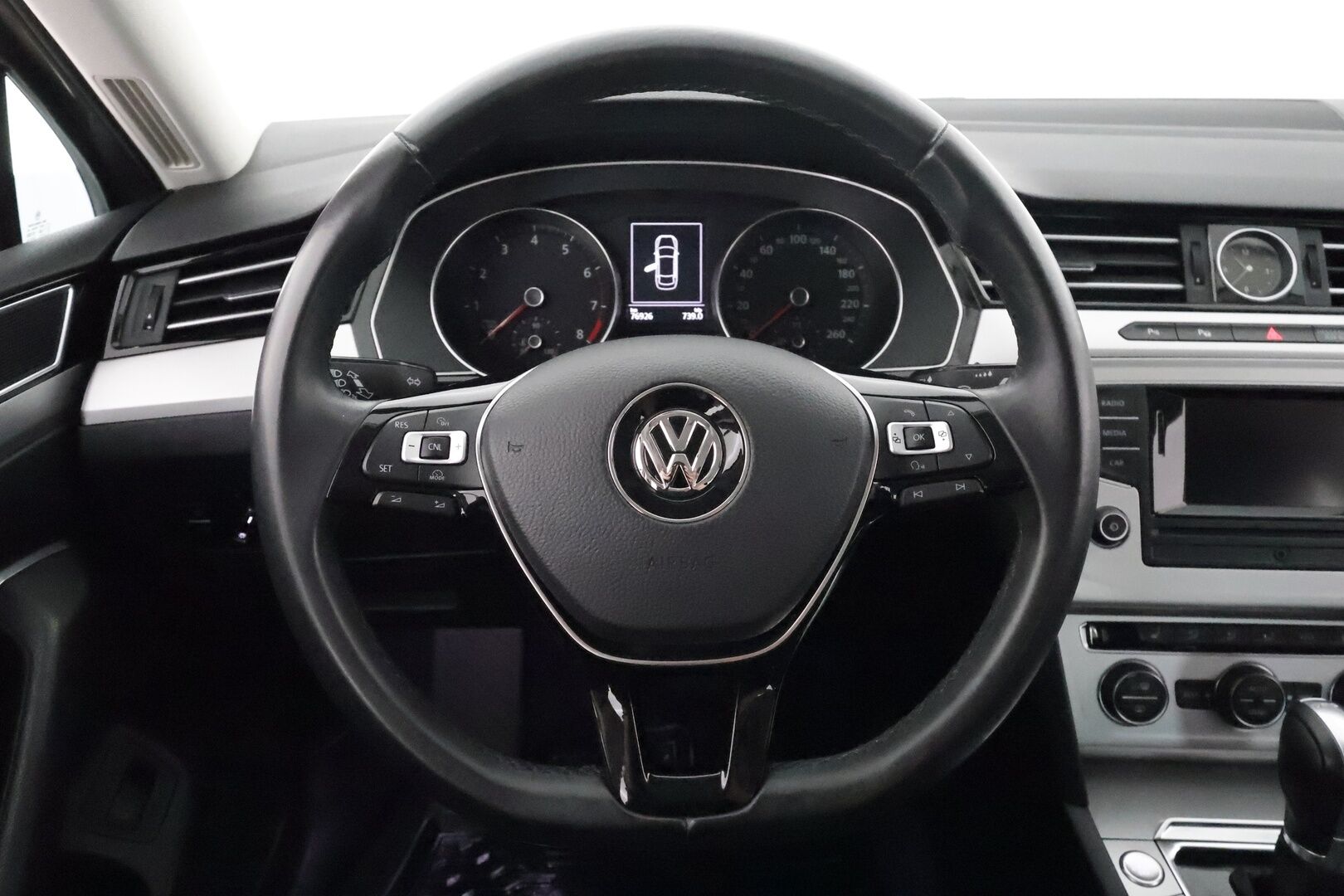 Volkswagen Passat 2016 Sedan Comfortline 1,4 TSI 110 kW** Koukku / P.tutkat / Lohkolämmitin / Vakkari / Sporttipenkit *'